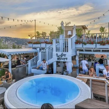 Liberation Center - Private Balcony - 24&7 Reception - Luggage Storage 4*