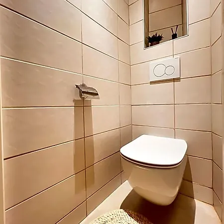 Liberation Center - Private Balcony - 24&7 Reception - Luggage Storage 4* ニース