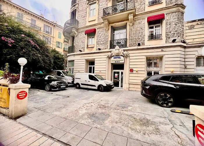 Liberation Center - Private Balcony - 24&7 Reception - Luggage Storage Apartmanhotel