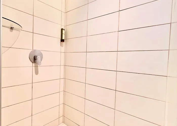 Ξενοδοχείο με διαμερίσματα Liberation Center - Private Balcony - 24&7 Reception - Luggage Storage